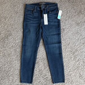 Just USA Vale Skinny Scissor Hem Jean